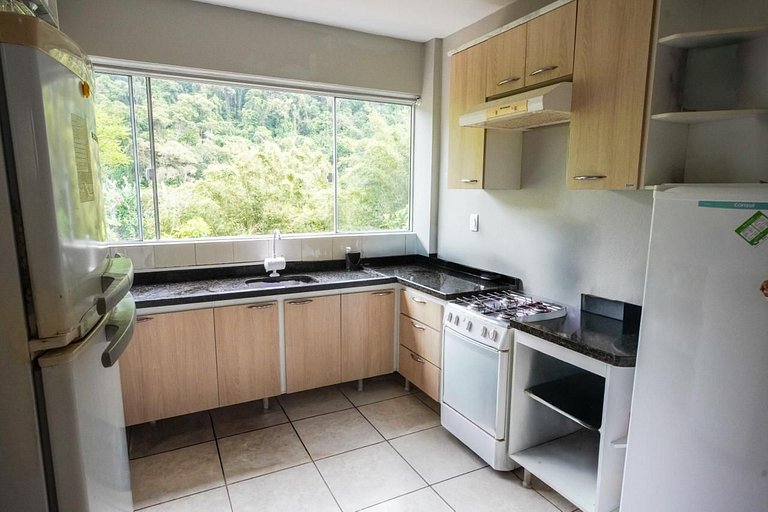 206 - Triplex em Bombas para família