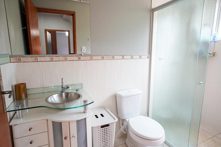 206 - Triplex em Bombas para família