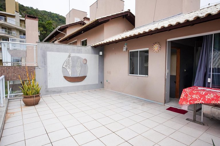 206 - Triplex em Bombas para família