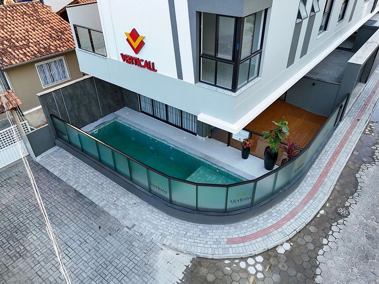 118 - Apto Bombinhas Centro com 03 suítes