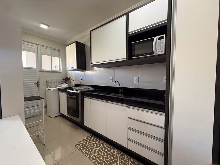 051 - Excelente Apartamento na Praia de Bombas