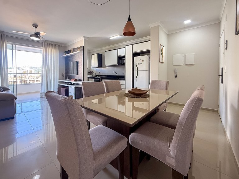 051 - Excelente Apartamento na Praia de Bombas