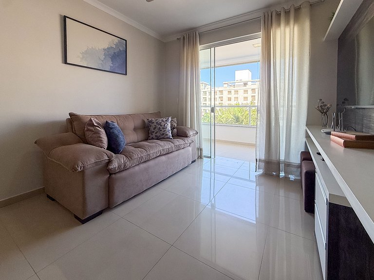 051 - Excelente Apartamento na Praia de Bombas