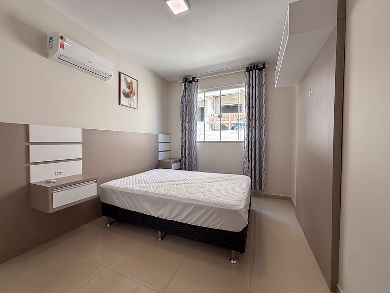 051 - Excelente Apartamento na Praia de Bombas