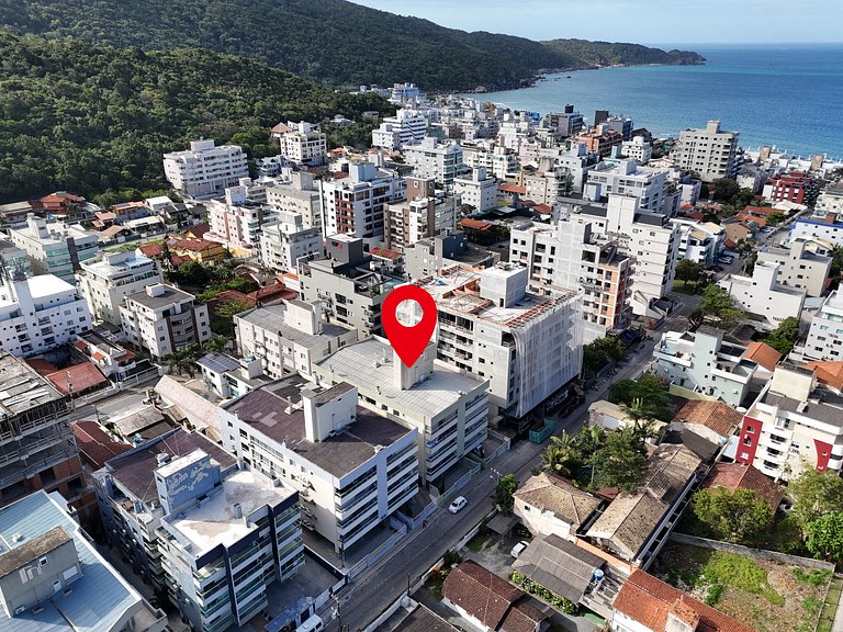 051 - Excelente Apartamento na Praia de Bombas
