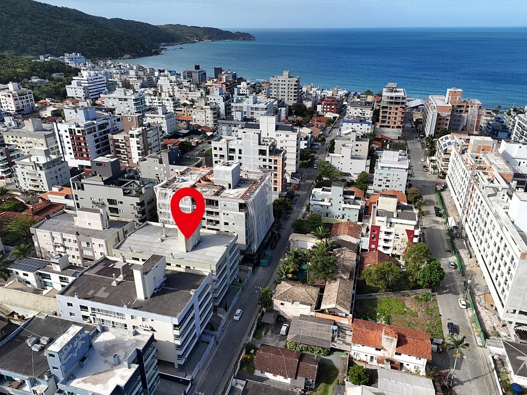 051 - Excelente Apartamento na Praia de Bombas