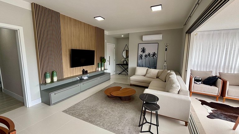 Apto Bombinhas Centro 04 Dormitórios