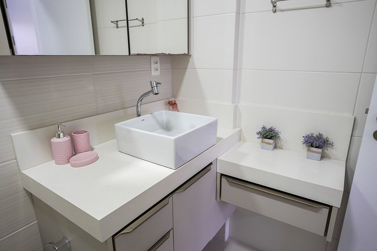 Apto Bombinhas Centro 04 Dormitórios