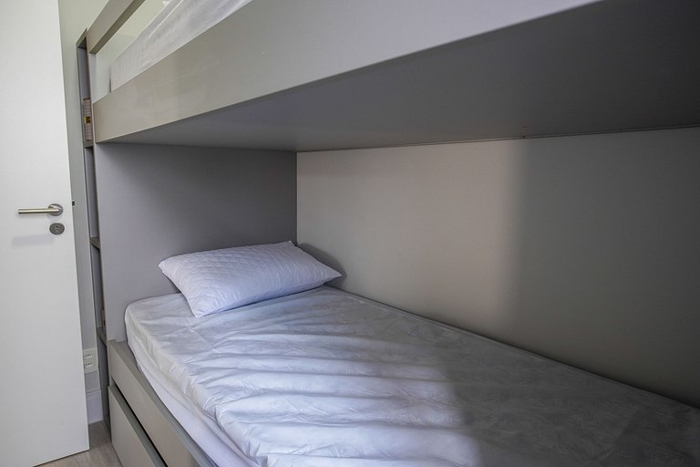 Apto Bombinhas Centro 04 Dormitórios