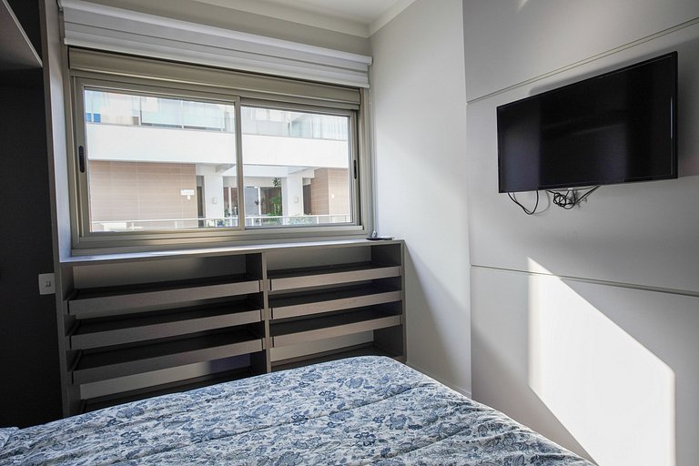 Apto Bombinhas Centro 04 Dormitórios