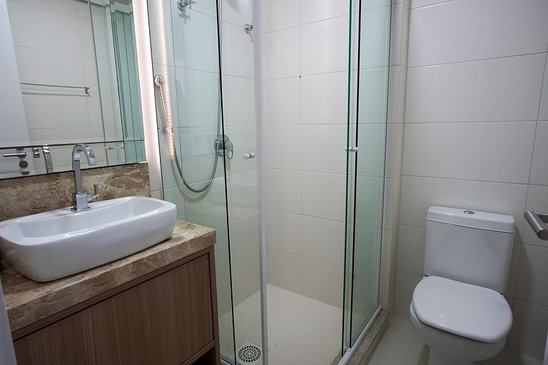 Apto Bombinhas Centro 04 Dormitórios