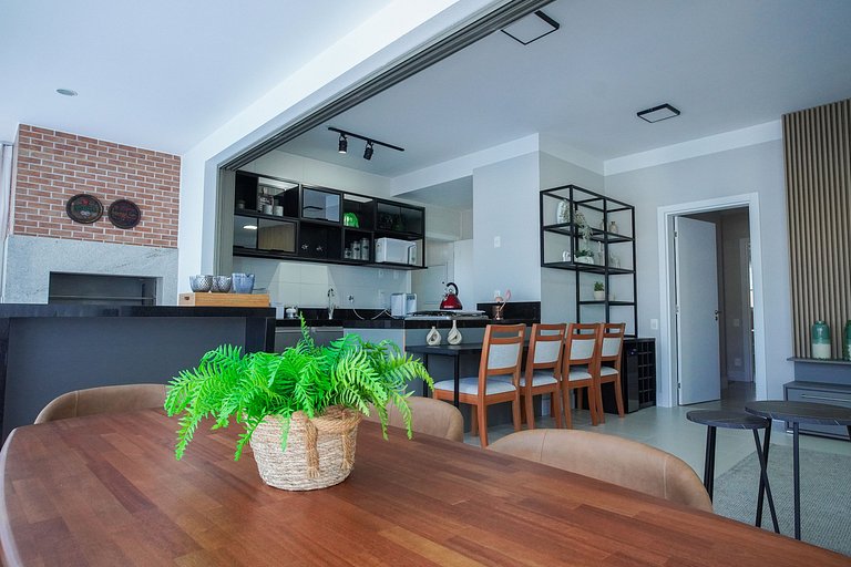 120 - Apto Bombinhas Centro 04 Dormitórios