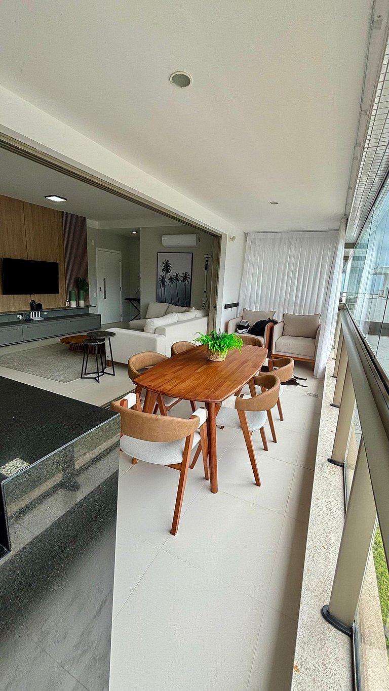 Apto Bombinhas Centro 04 Dormitórios