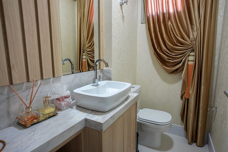 Apto Bombinhas Centro 04 Dormitórios