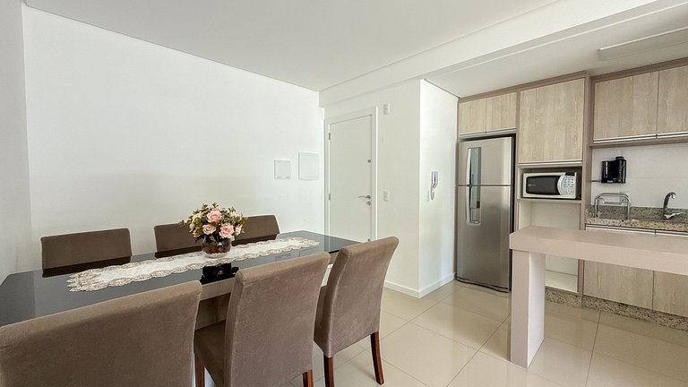 405 -Apto com Ótima localização na praia de Bombas