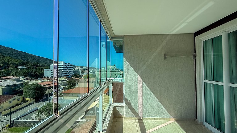 405 -Apto com Ótima localização na praia de Bombas