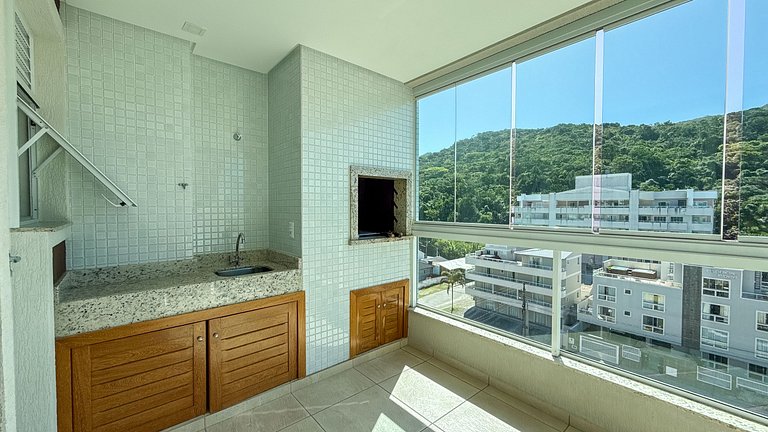 405 -Apto com Ótima localização na praia de Bombas