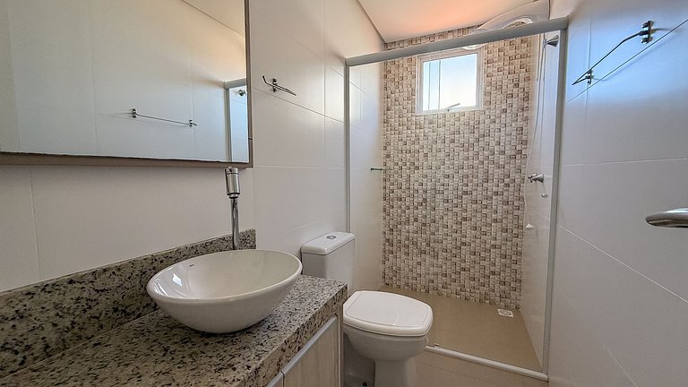 405 -Apto com Ótima localização na praia de Bombas