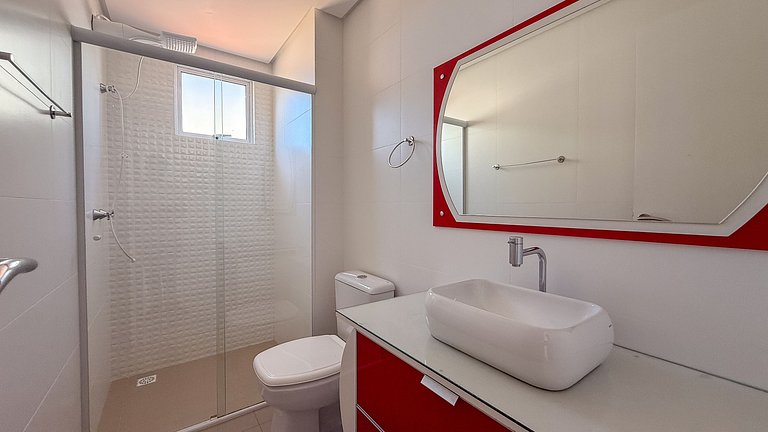 405 -Apto com Ótima localização na praia de Bombas