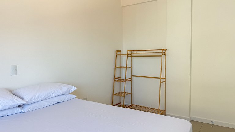 405 -Apto com Ótima localização na praia de Bombas