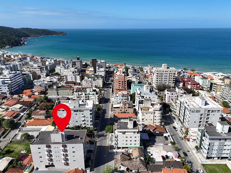 405 -Apto com Ótima localização na praia de Bombas