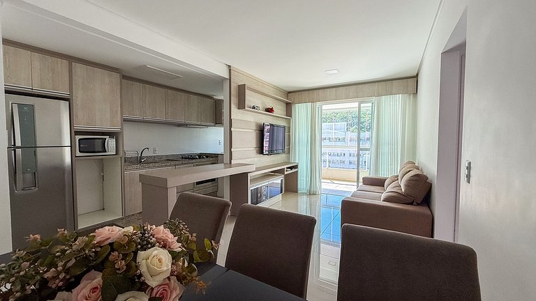 405 -Apto com Ótima localização na praia de Bombas