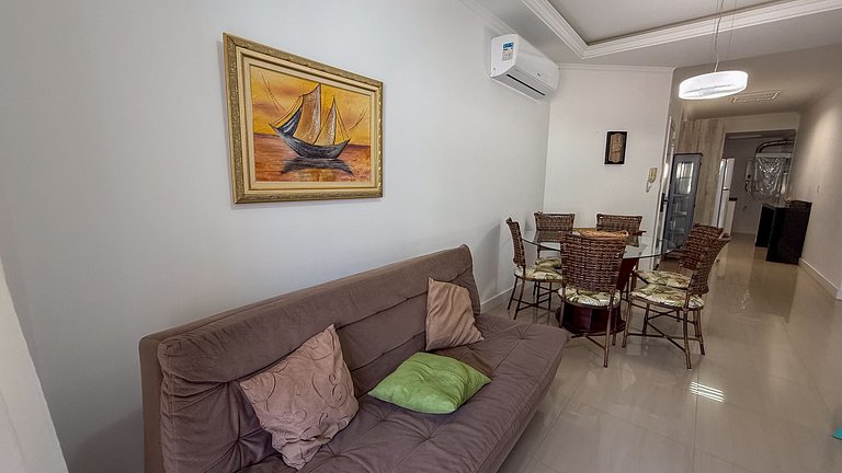 044 - Incrível apto a 100m da praia de Bombas