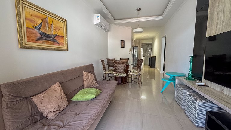 044 - Incrível apto a 100m da praia de Bombas