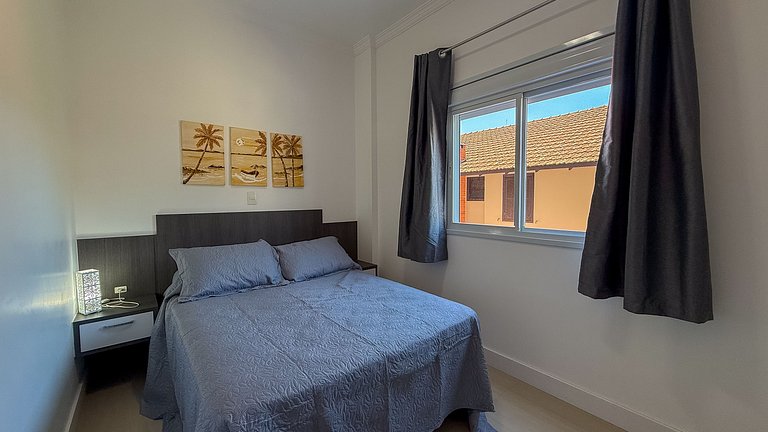 044 - Incrível apto a 100m da praia de Bombas