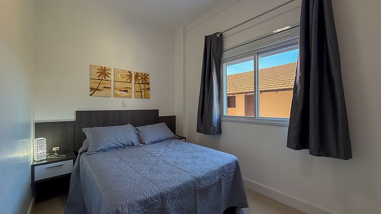 044 - Incrível apto a 100m da praia de Bombas