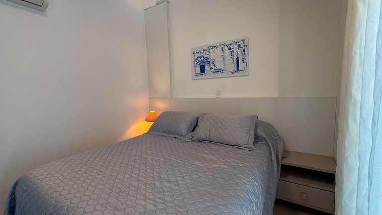 044 - Incrível apto a 100m da praia de Bombas