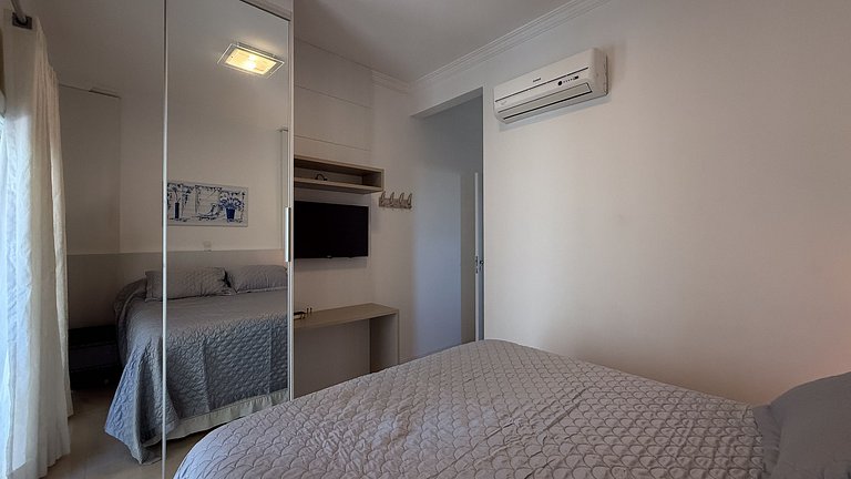 044 - Incrível apto a 100m da praia de Bombas