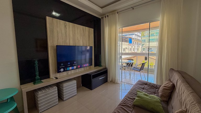 044 - Incrível apto a 100m da praia de Bombas