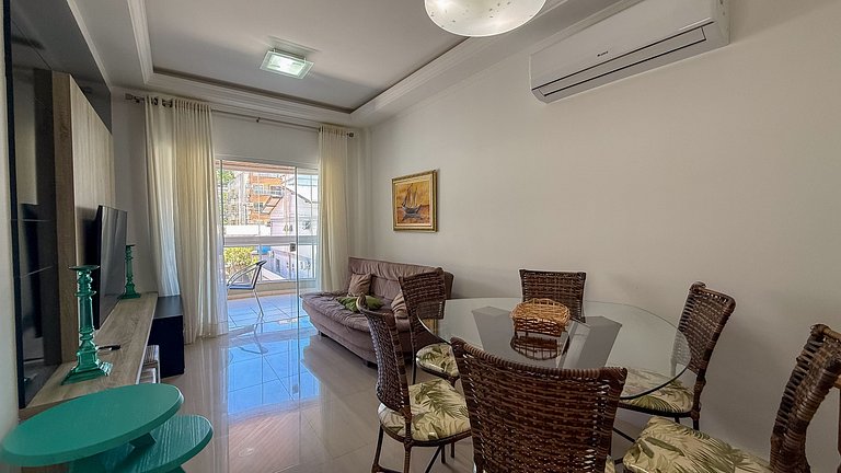 044 - Incrível apto a 100m da praia de Bombas