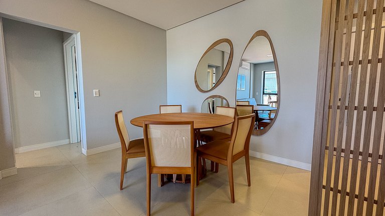 137 - Lindo apartamento com vista mar em Bombas