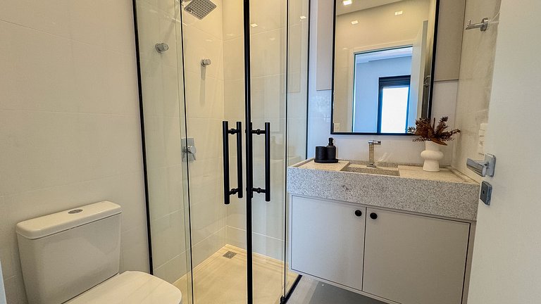 137 - Lindo apartamento com vista mar em Bombas