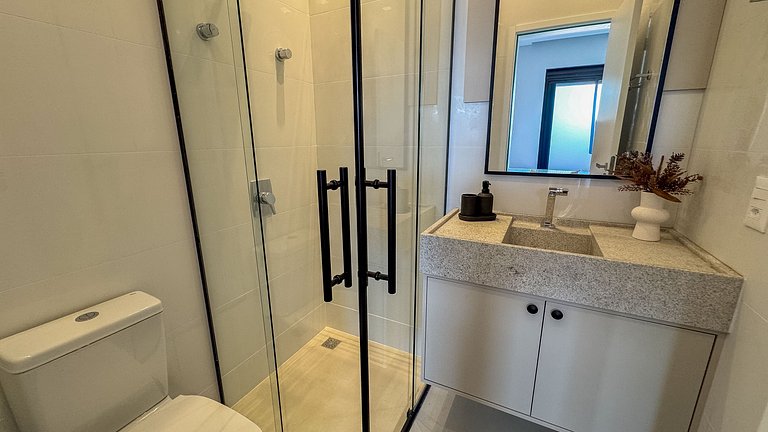 137 - Lindo apartamento com vista mar em Bombas