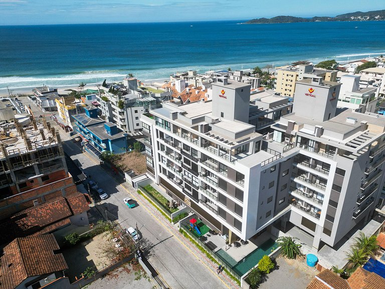 137 - Lindo apartamento com vista mar em Bombas