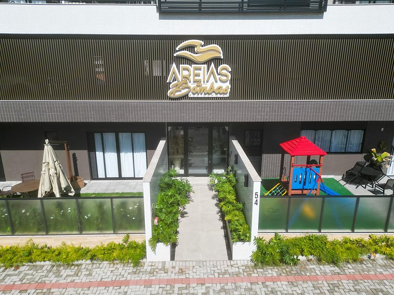 137 - Lindo apartamento com vista mar em Bombas