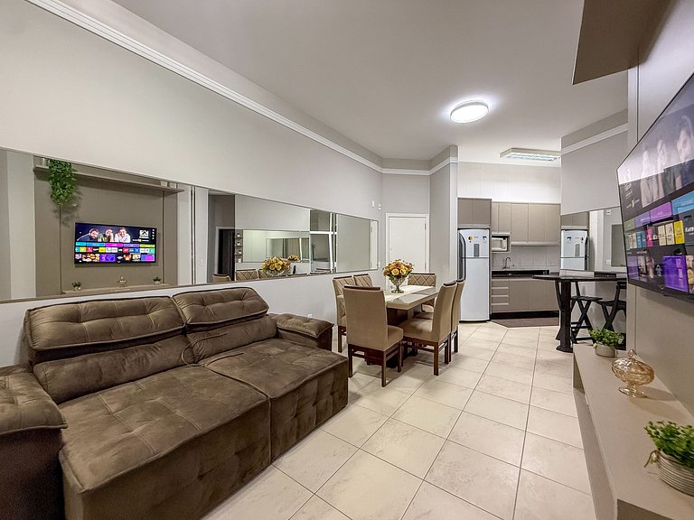 246 - Apartamento poucos passos da Praia de Bombas