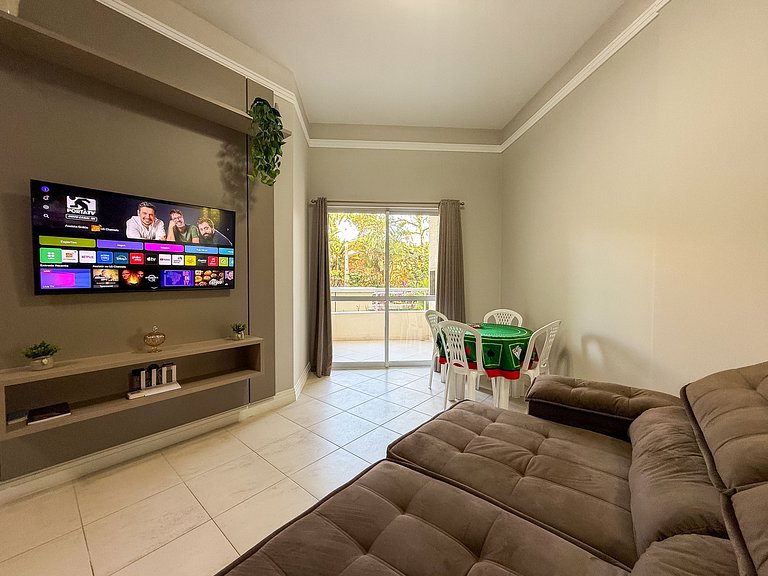 246 - Apartamento poucos passos da Praia de Bombas