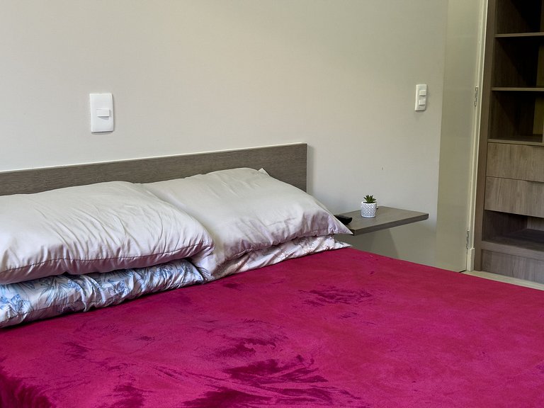 246 - Apartamento poucos passos da Praia de Bombas