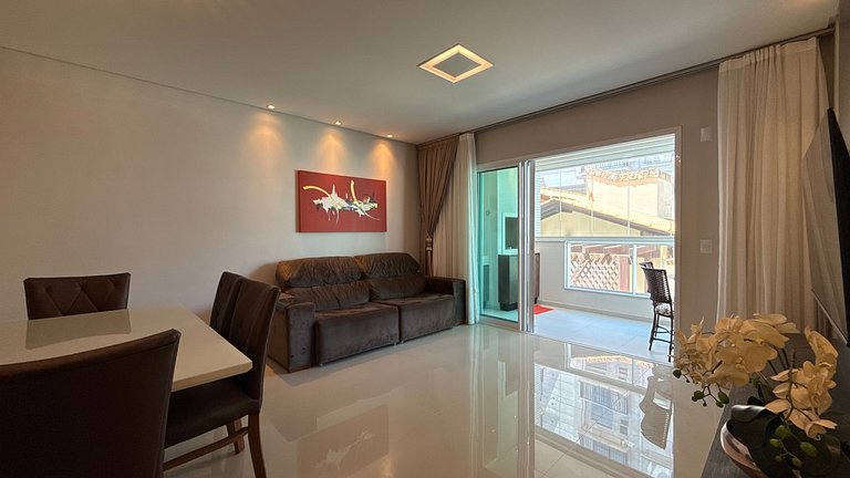 179 - Apto c/ 2 suítes 50m da praia de Mariscal