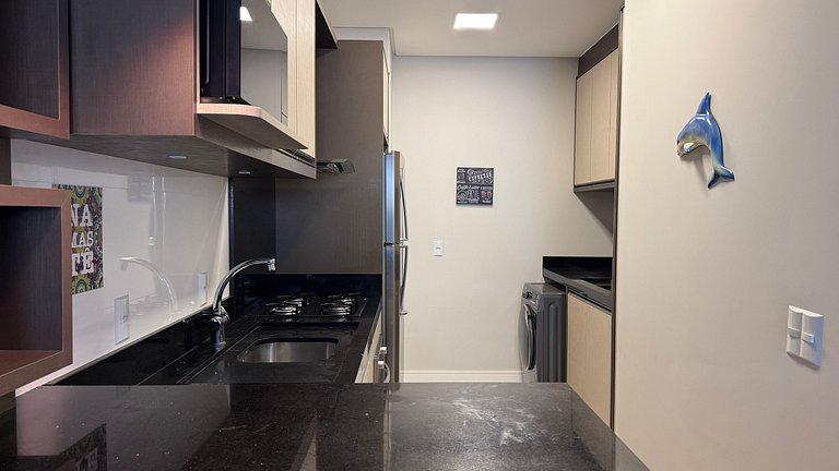 179 - Apto c/ 2 suítes 50m da praia de Mariscal