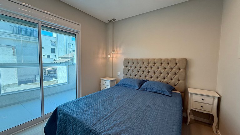 179 - Apto c/ 2 suítes 50m da praia de Mariscal