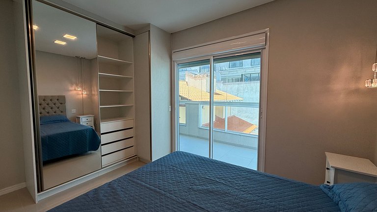 179 - Apto c/ 2 suítes 50m da praia de Mariscal