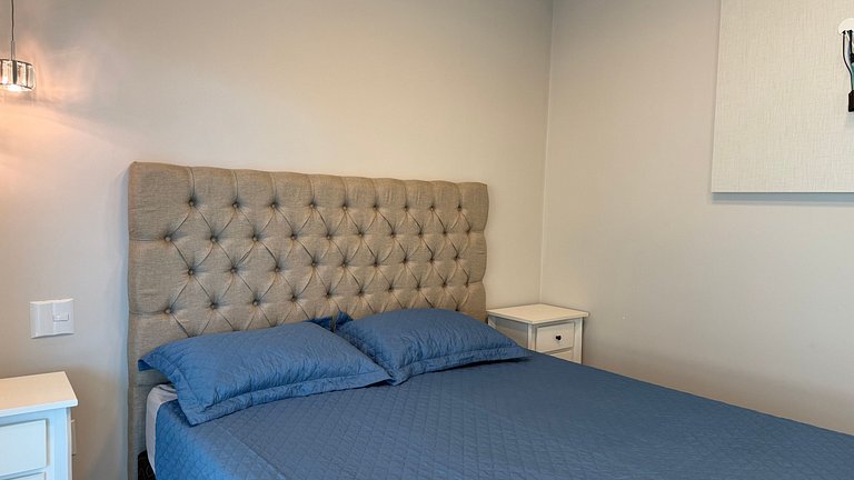 179 - Apto c/ 2 suítes 50m da praia de Mariscal