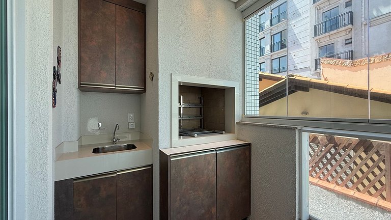 179 - Apto c/ 2 suítes 50m da praia de Mariscal