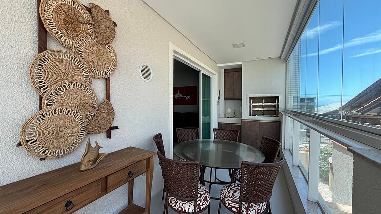 179 - Apto c/ 2 suítes 50m da praia de Mariscal