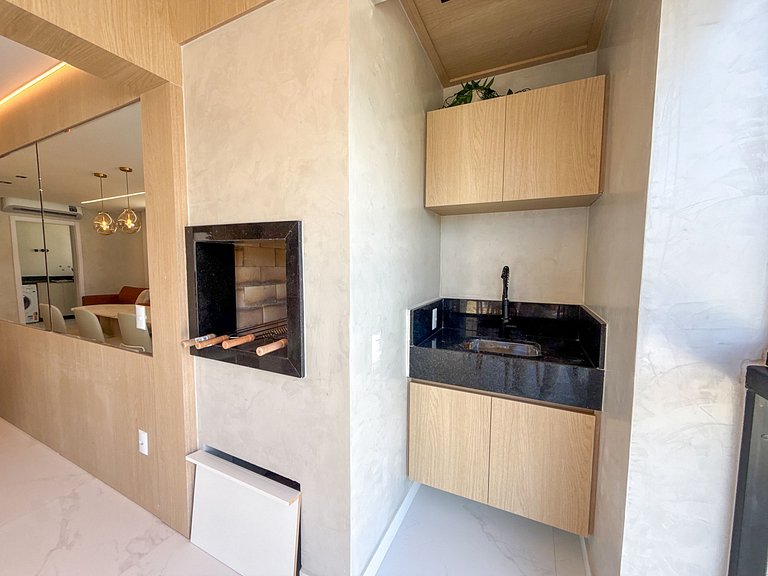 226 - Apartamento com 3 suítes praia de Mariscal